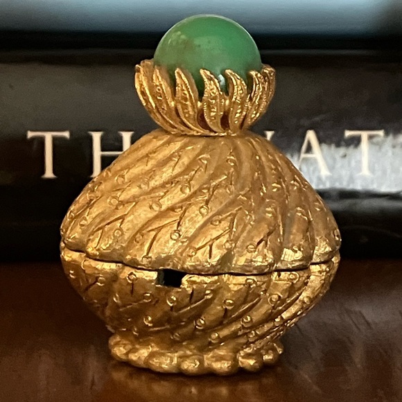 Vintage Florenza Gold Tone Trinket Box With Faux Green Stone - Picture 2 of 8